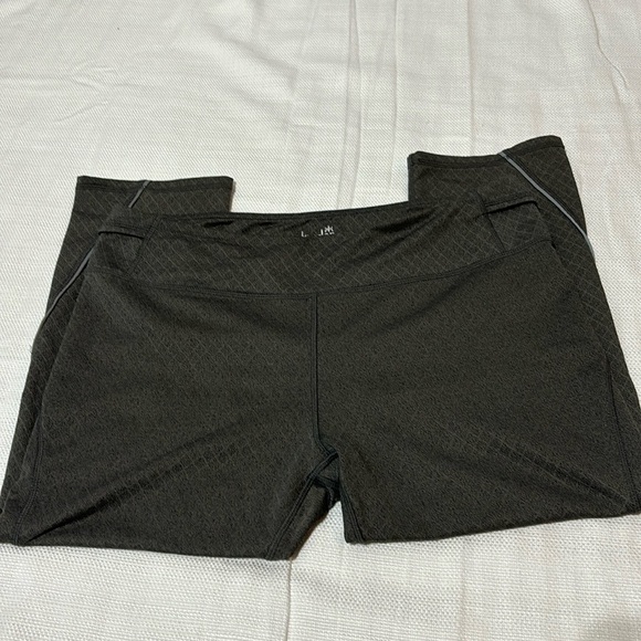 Kyodan Athletic Capri’s - Picture 2 of 7